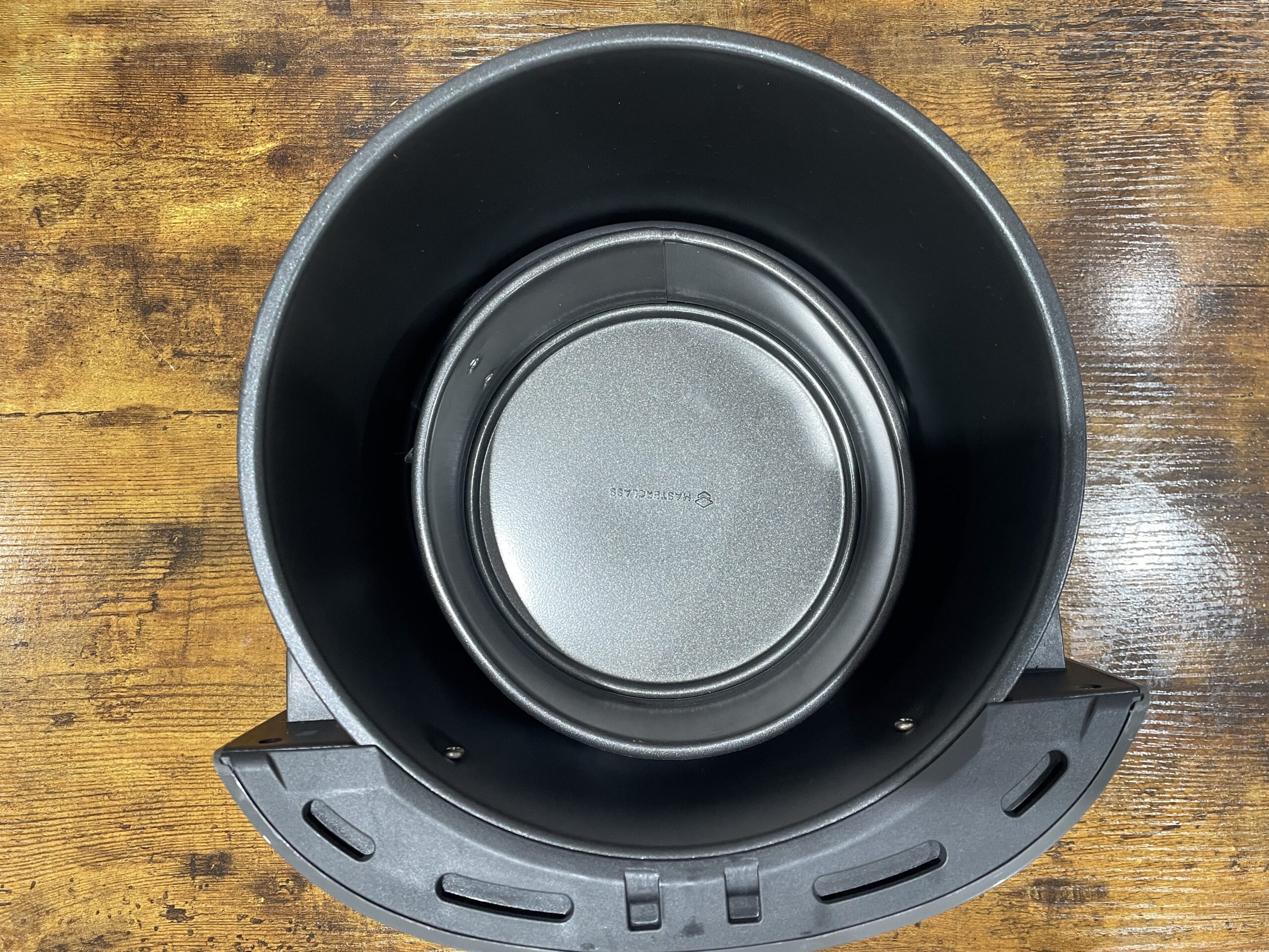cake tin in drawer of Ninja AF160UK