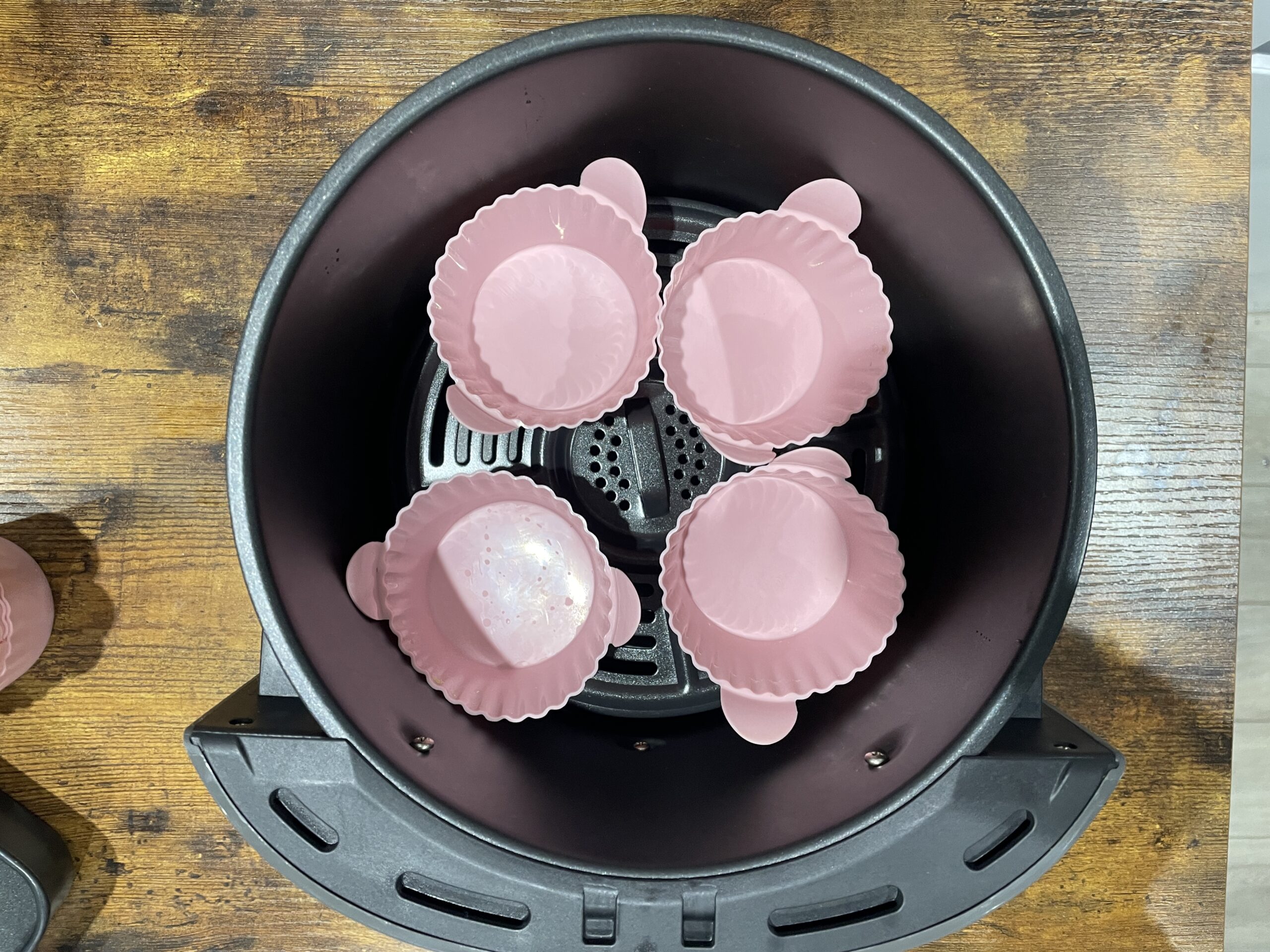 silicone muffin cases in the drawer of the ninja af160UK