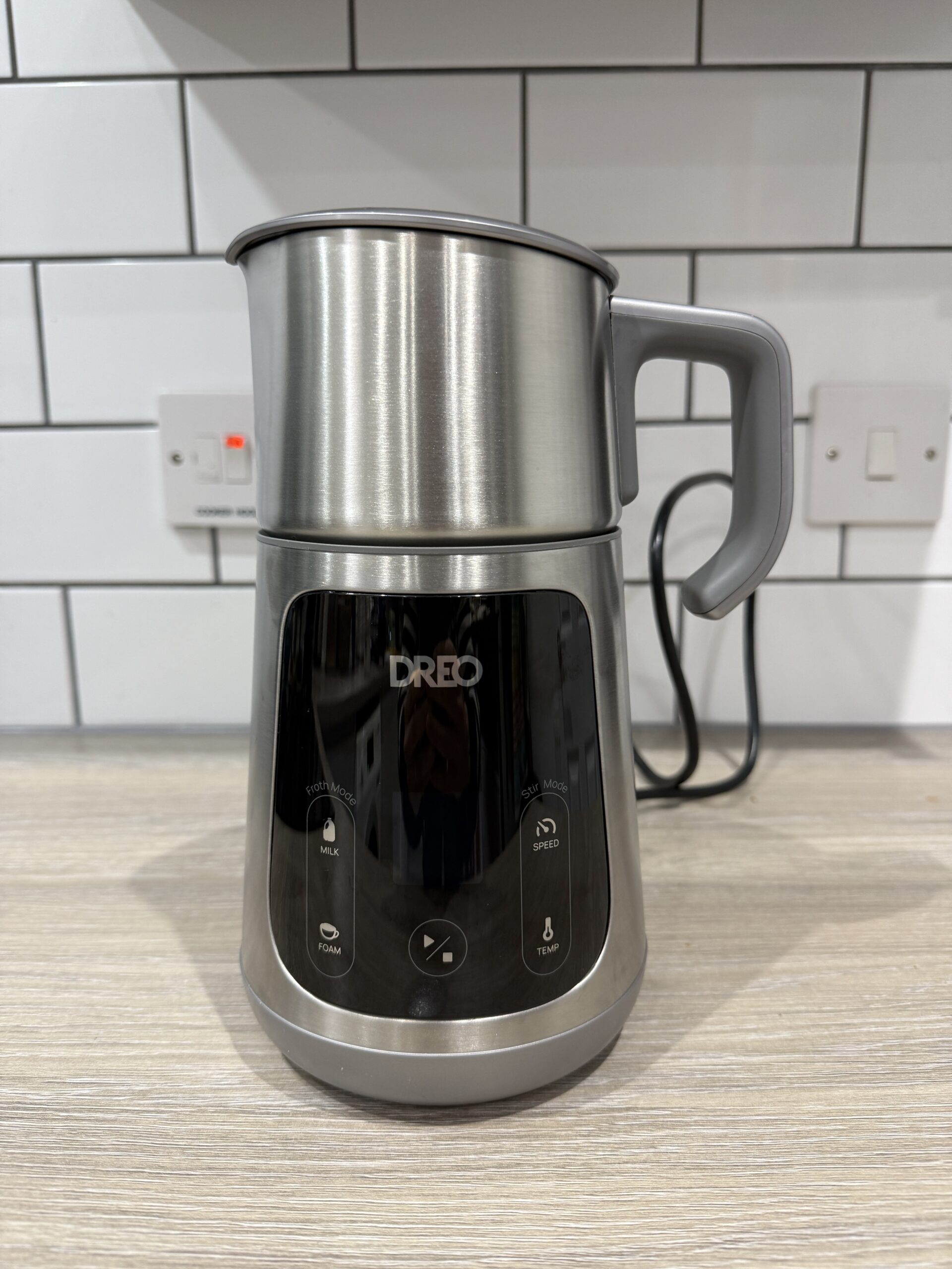 dreo milk frother on kitchen worktop
